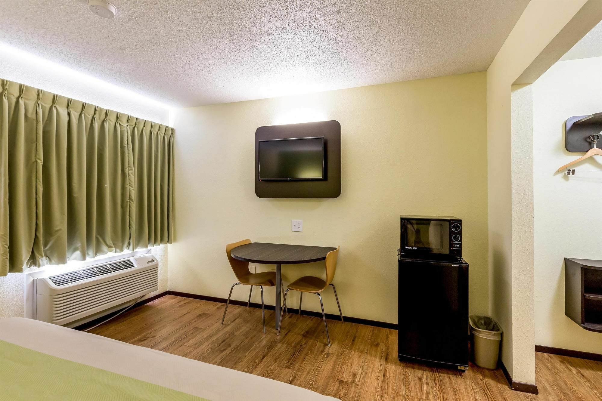 Hotel 6-troy, Il Troy