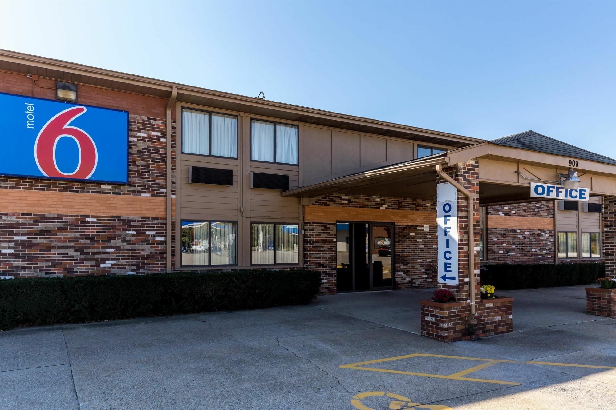 Hotel 6-troy, Il 4*